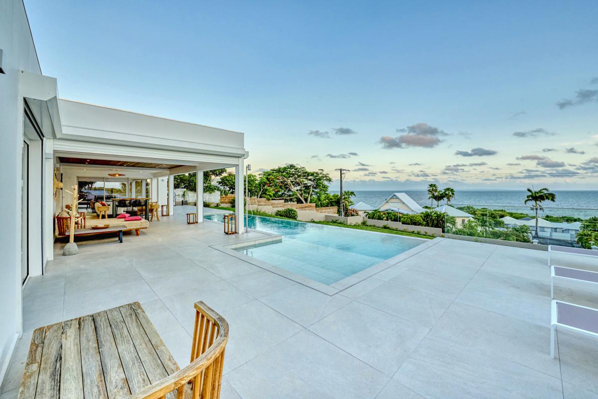 57.Location villa de luxe piscine vue mer Ste Anne Guadeloupe_Terrasse